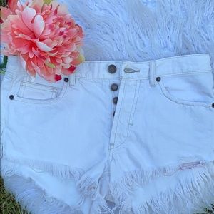 FREE PEOPLE DENIM SHORTS SIZE 25